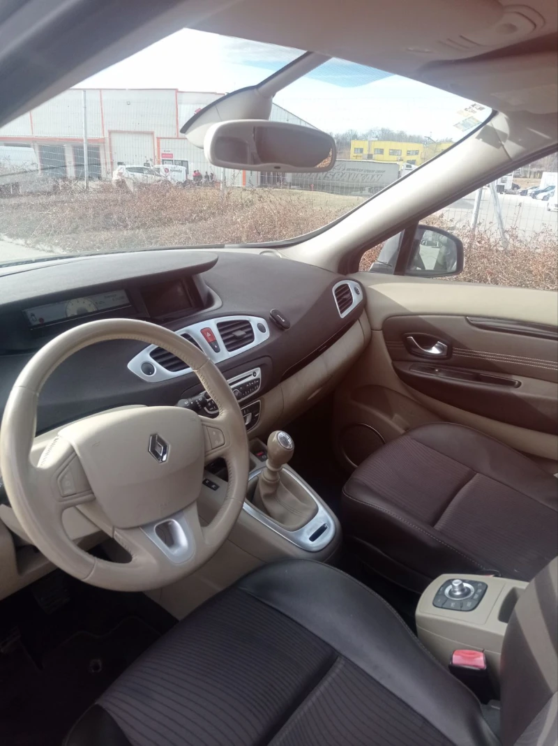 Renault Scenic 1.5 DCI x-mode, снимка 8 - Автомобили и джипове - 48639303