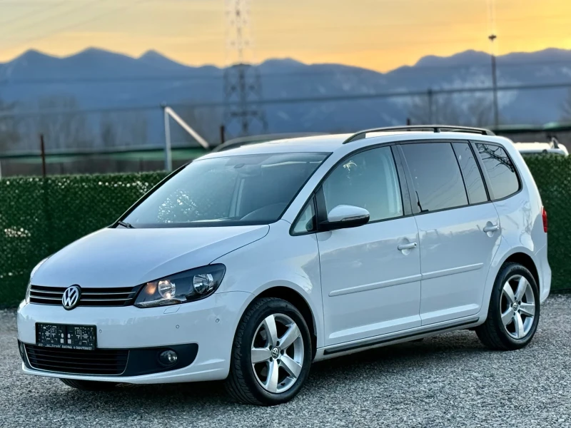 VW Touran 1.6TDi AVTOMAT, снимка 3 - Автомобили и джипове - 48923708