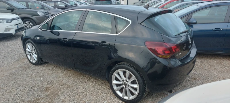 Opel Astra 1.7CDTI, снимка 2 - Автомобили и джипове - 49317509