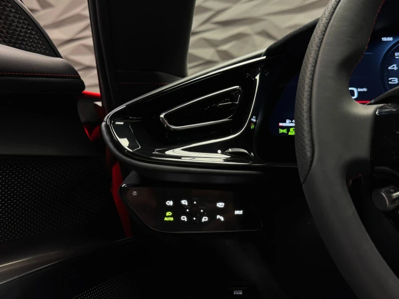 Ferrari 812 Superfast 12 CILINDRI Rosso Corsa CARBON, снимка 15 - Автомобили и джипове - 51793459