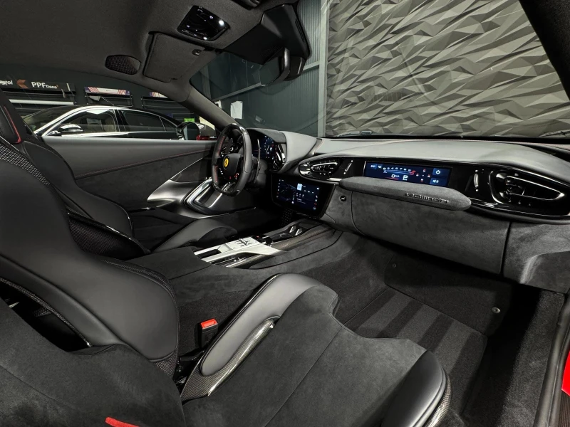 Ferrari 812 Superfast 12 CILINDRI Rosso Corsa CARBON, снимка 9 - Автомобили и джипове - 51793459