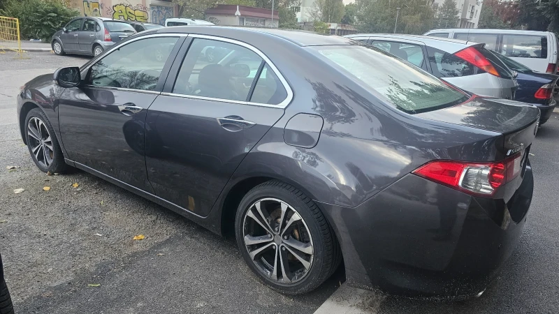 Honda Accord 8ма генерация, 2.4 бензин, 201 к.с. executive + , снимка 6 - Автомобили и джипове - 51949862