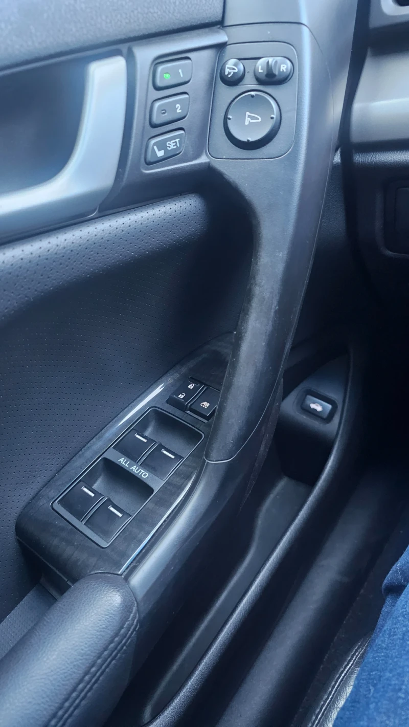 Honda Accord 8ма генерация, 2.4 бензин, 201 к.с. executive + , снимка 12 - Автомобили и джипове - 51949862