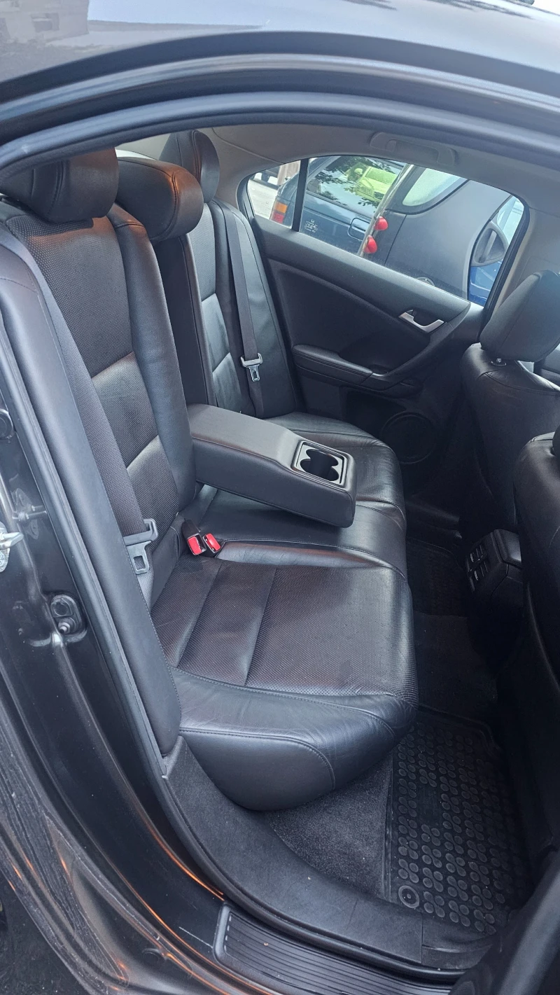 Honda Accord 8ма генерация, 2.4 бензин, 201 к.с. executive + , снимка 10 - Автомобили и джипове - 51949862