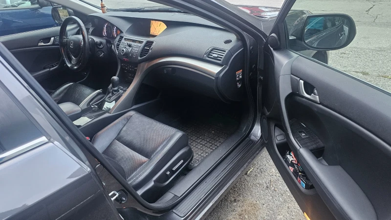 Honda Accord 8ма генерация, 2.4 бензин, 201 к.с. executive + , снимка 11 - Автомобили и джипове - 51949862