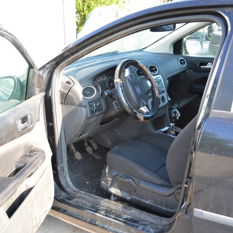 Ford Focus 1.6 TDCI, снимка 5 - Автомобили и джипове - 52164152