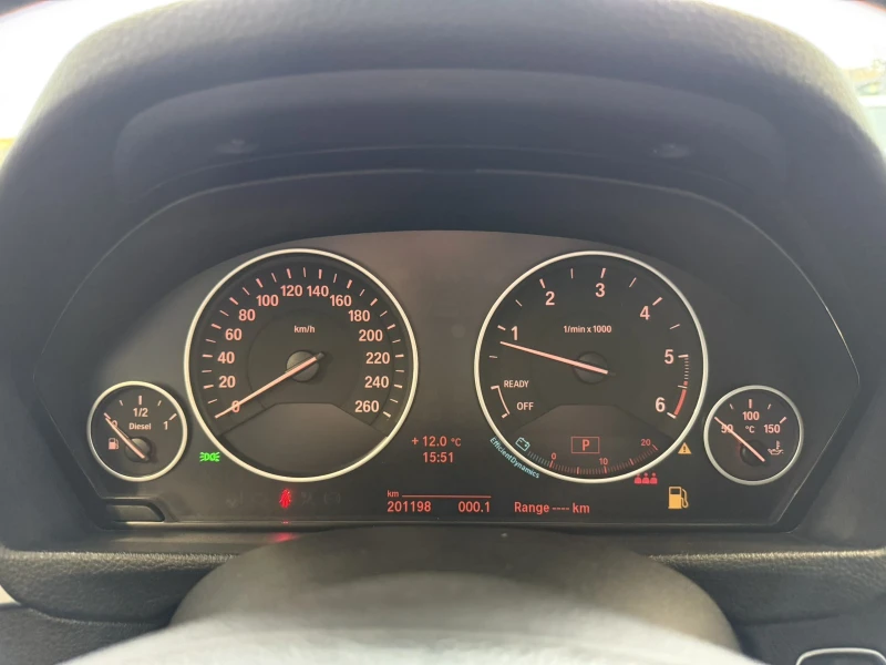 BMW 320 D, снимка 11 - Автомобили и джипове - 52362897