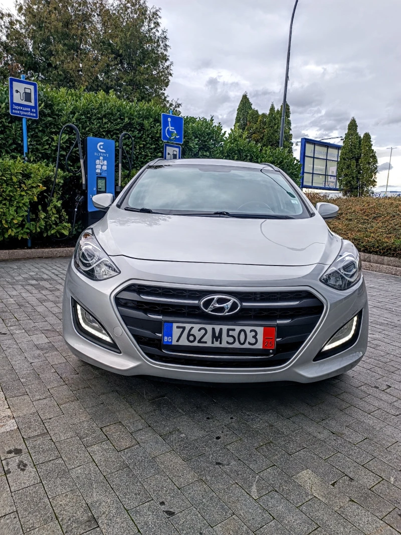 Hyundai I30 1.6 CRDI, LED | ПОДГРЕВ | КЛИМАТРОНИК | , снимка 2 - Автомобили и джипове - 52646506