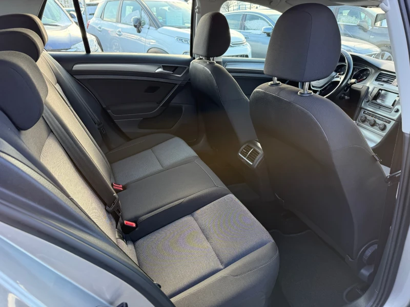 VW Golf 1.2i 7Bluemotion, снимка 9 - Автомобили и джипове - 53129930