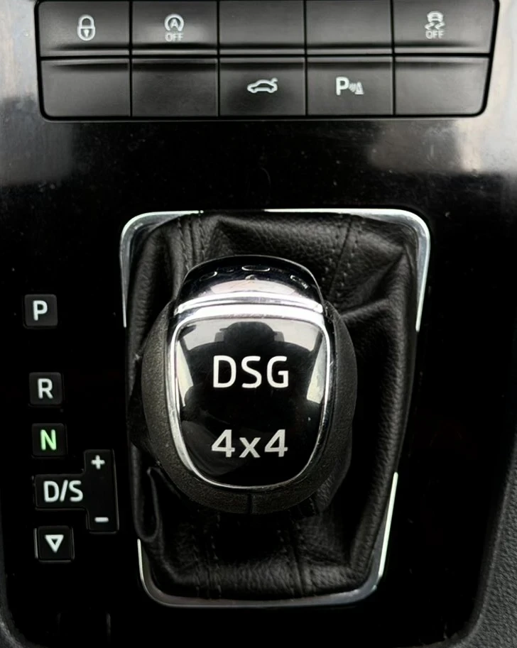 Skoda Octavia 2.0TDi /DSG/FULL LED/DISTRONIC/EURO 6, снимка 15 - Автомобили и джипове - 55016010