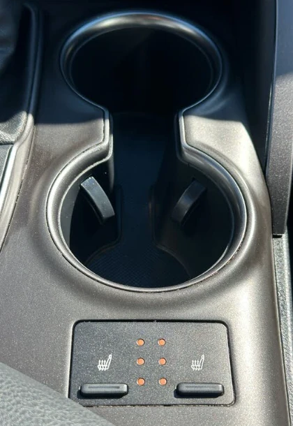 Toyota Camry SE Package* 2021* CarPlay* Kожа* Cruise Control* , снимка 14 - Автомобили и джипове - 55477345