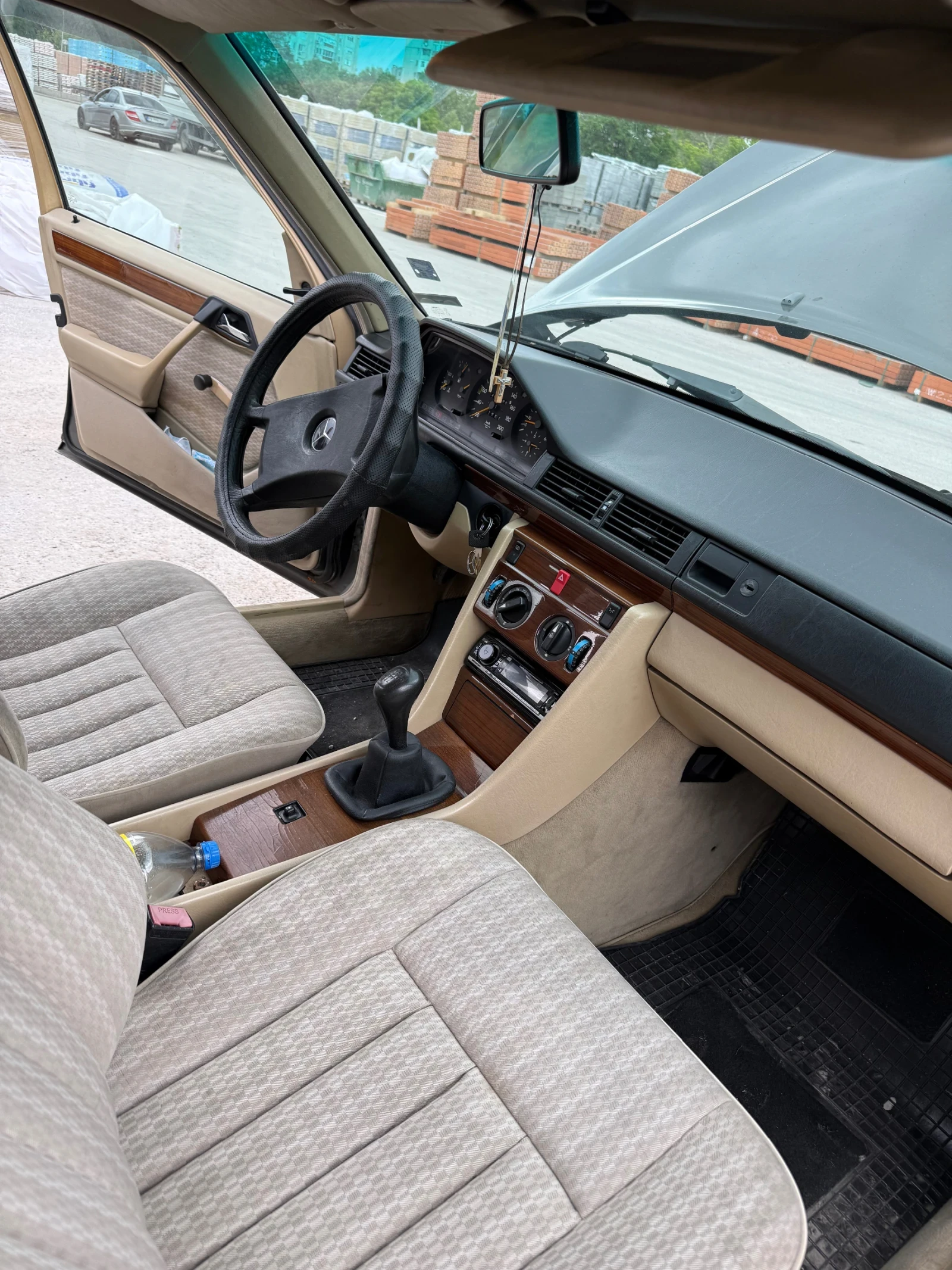 Mercedes-Benz 124  - изображение 6
