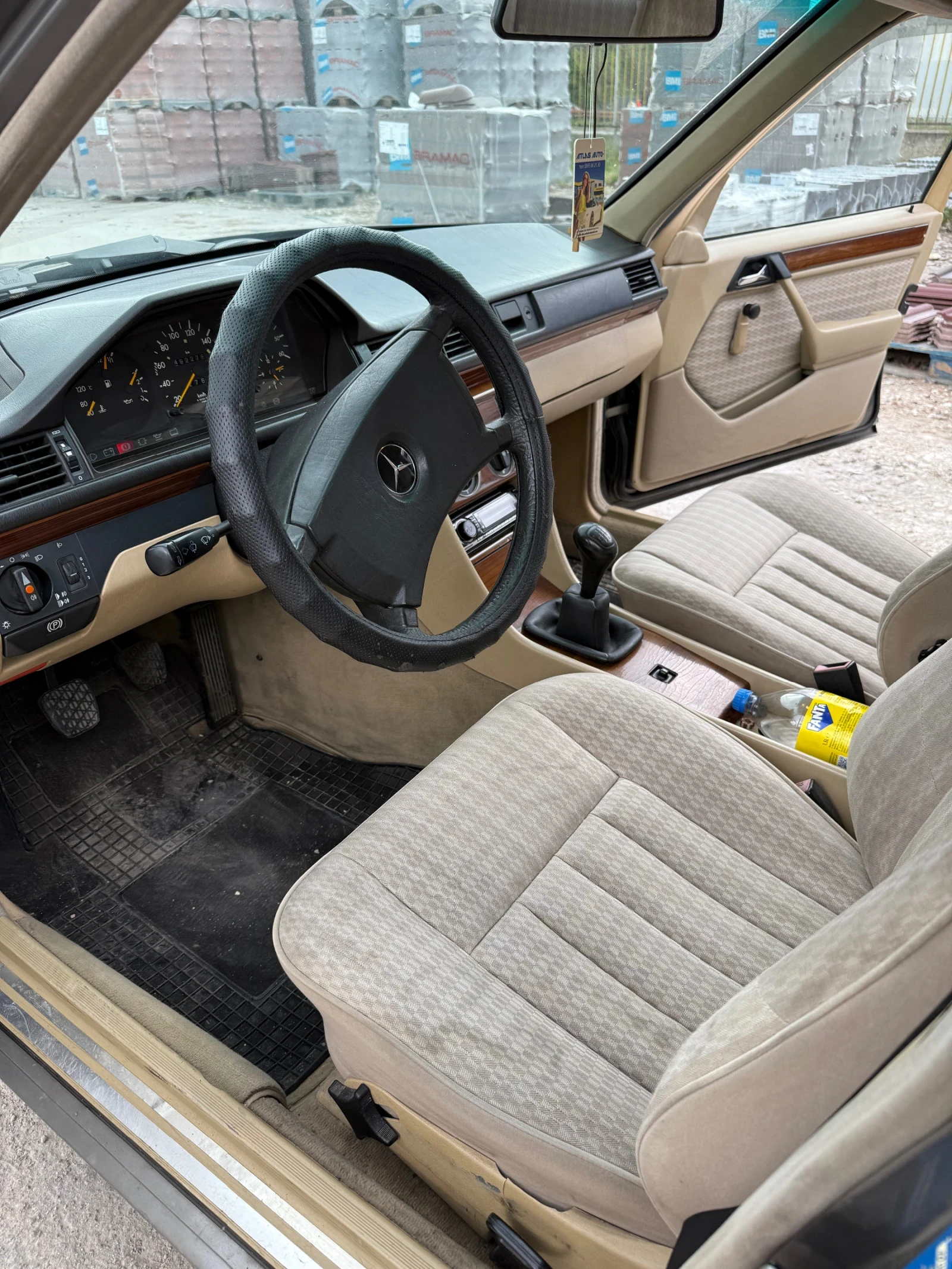 Mercedes-Benz 124  - изображение 9