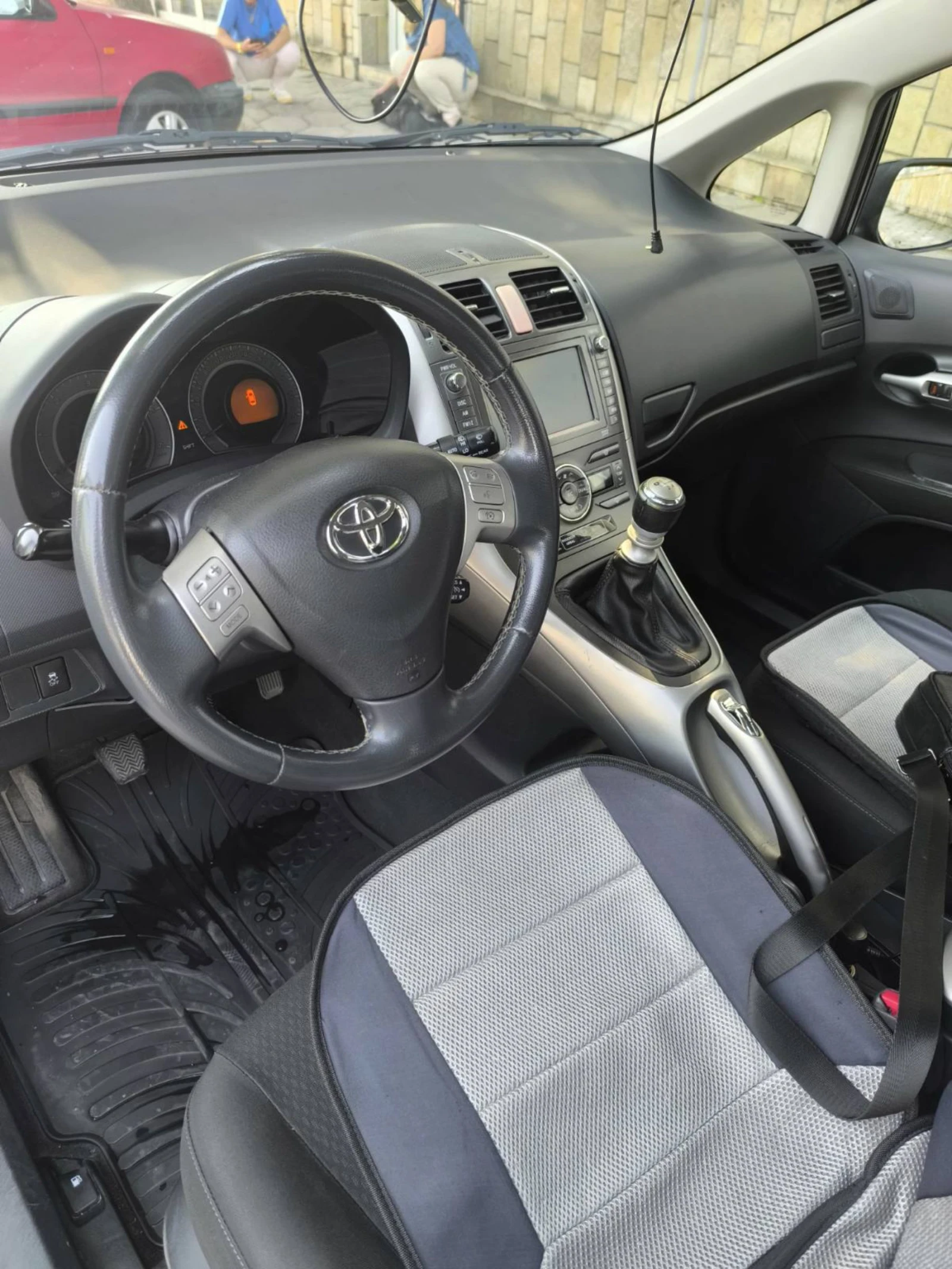 Toyota Auris  - изображение 5