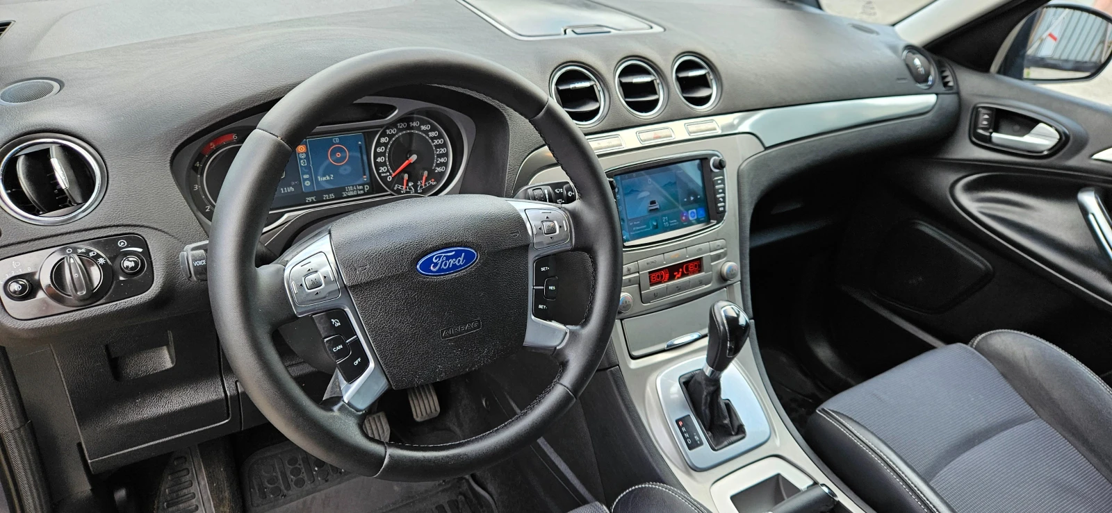 Ford S-Max 2, 0TDCi-140* 2010г* АВТОМАТИК* НАВИ* КАМЕРА* КОЖА, снимка 16 - Автомобили и джипове - 52679370