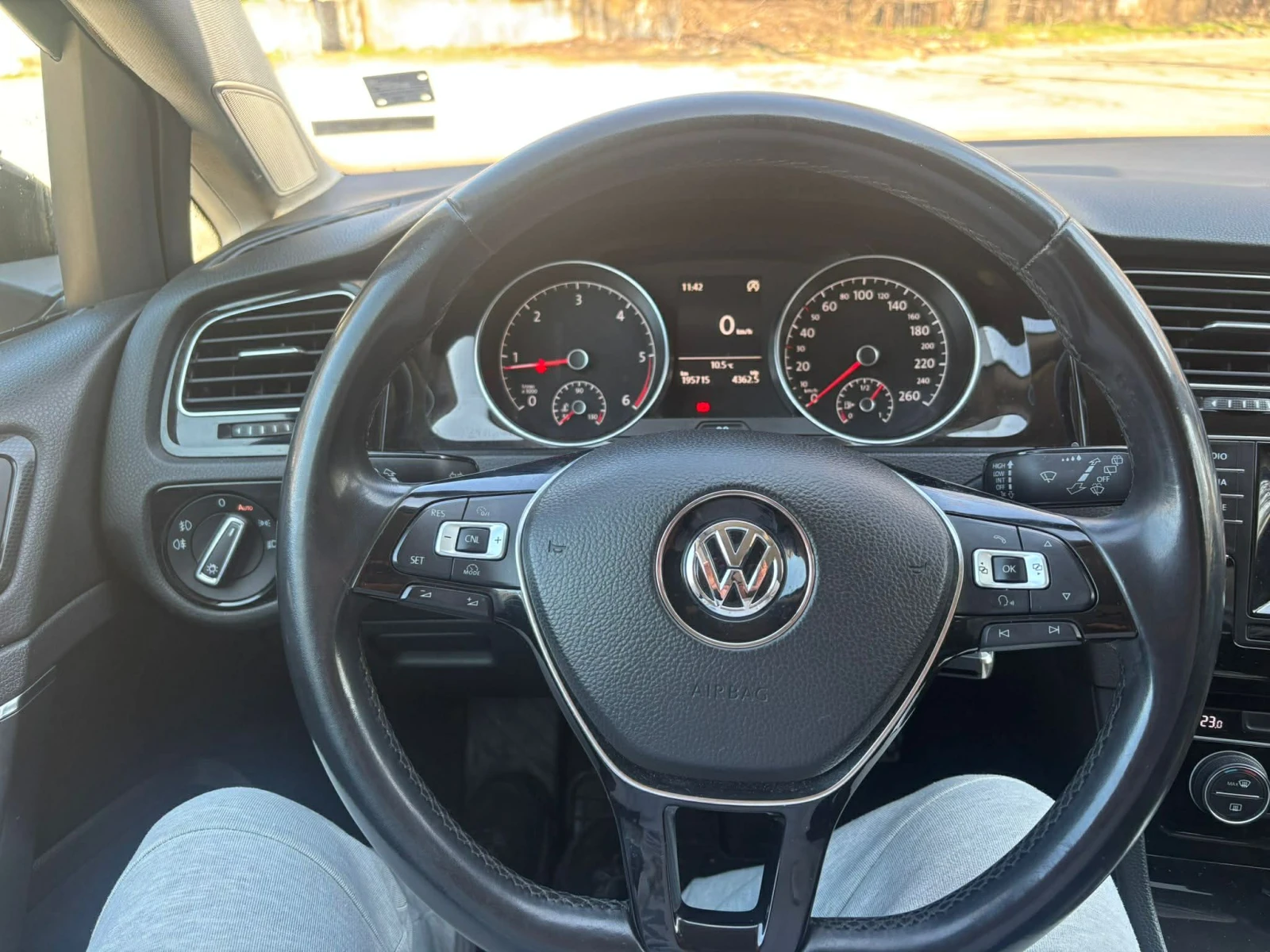 VW Golf  - изображение 9