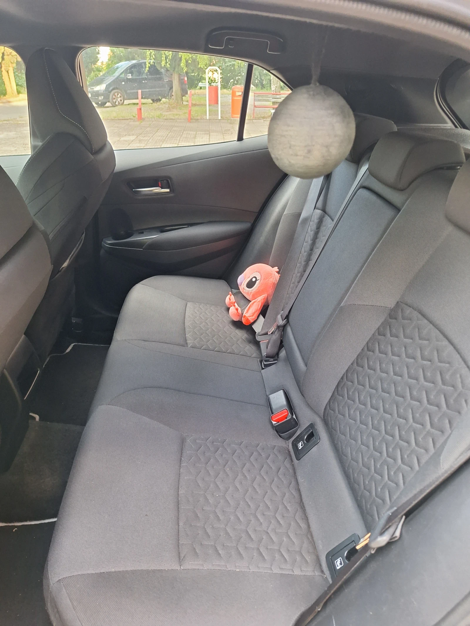 Toyota Corolla 1.8 122кс, снимка 14 - Автомобили и джипове - 54982038