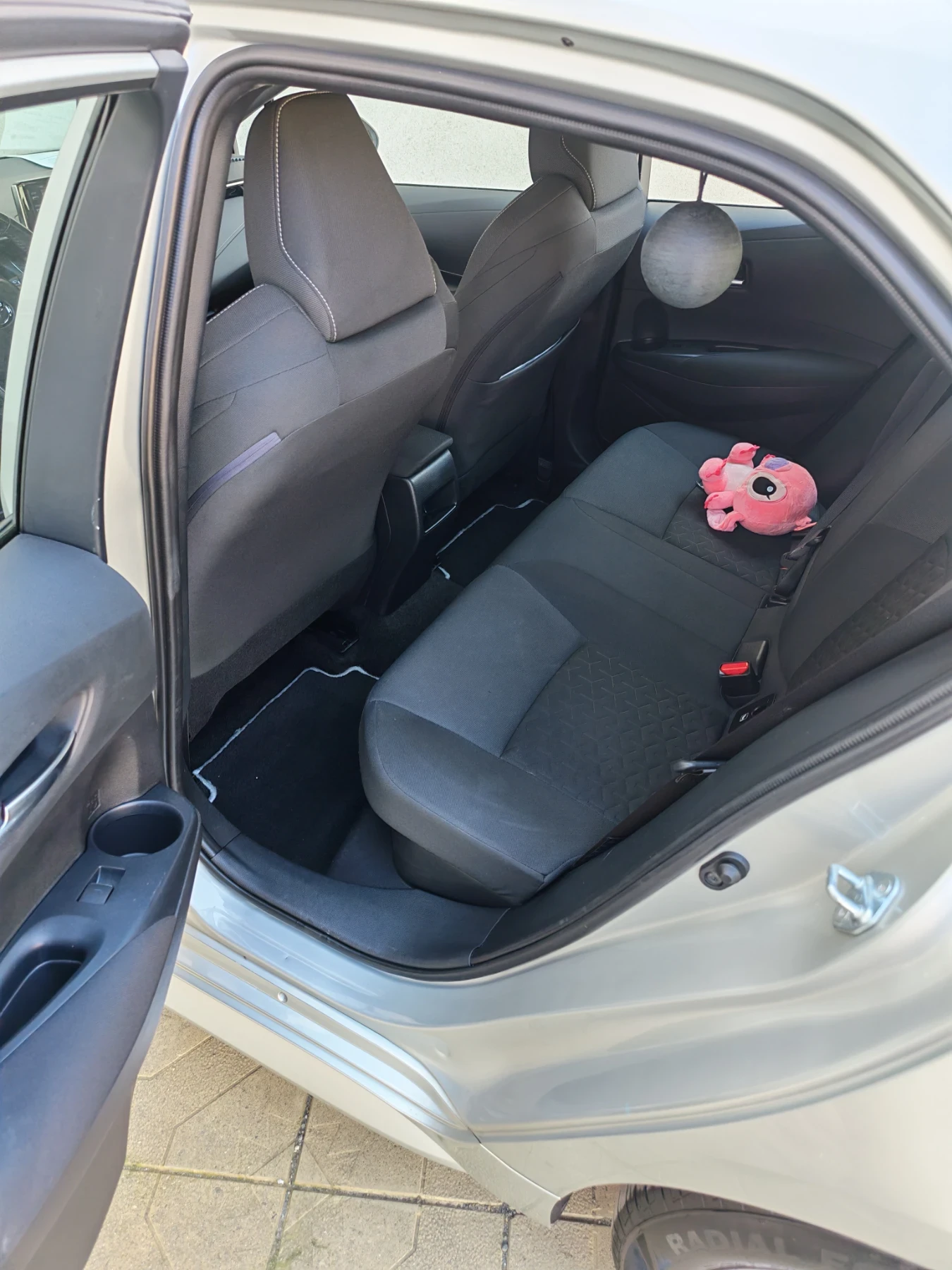 Toyota Corolla 1.8 122кс, снимка 10 - Автомобили и джипове - 53850451