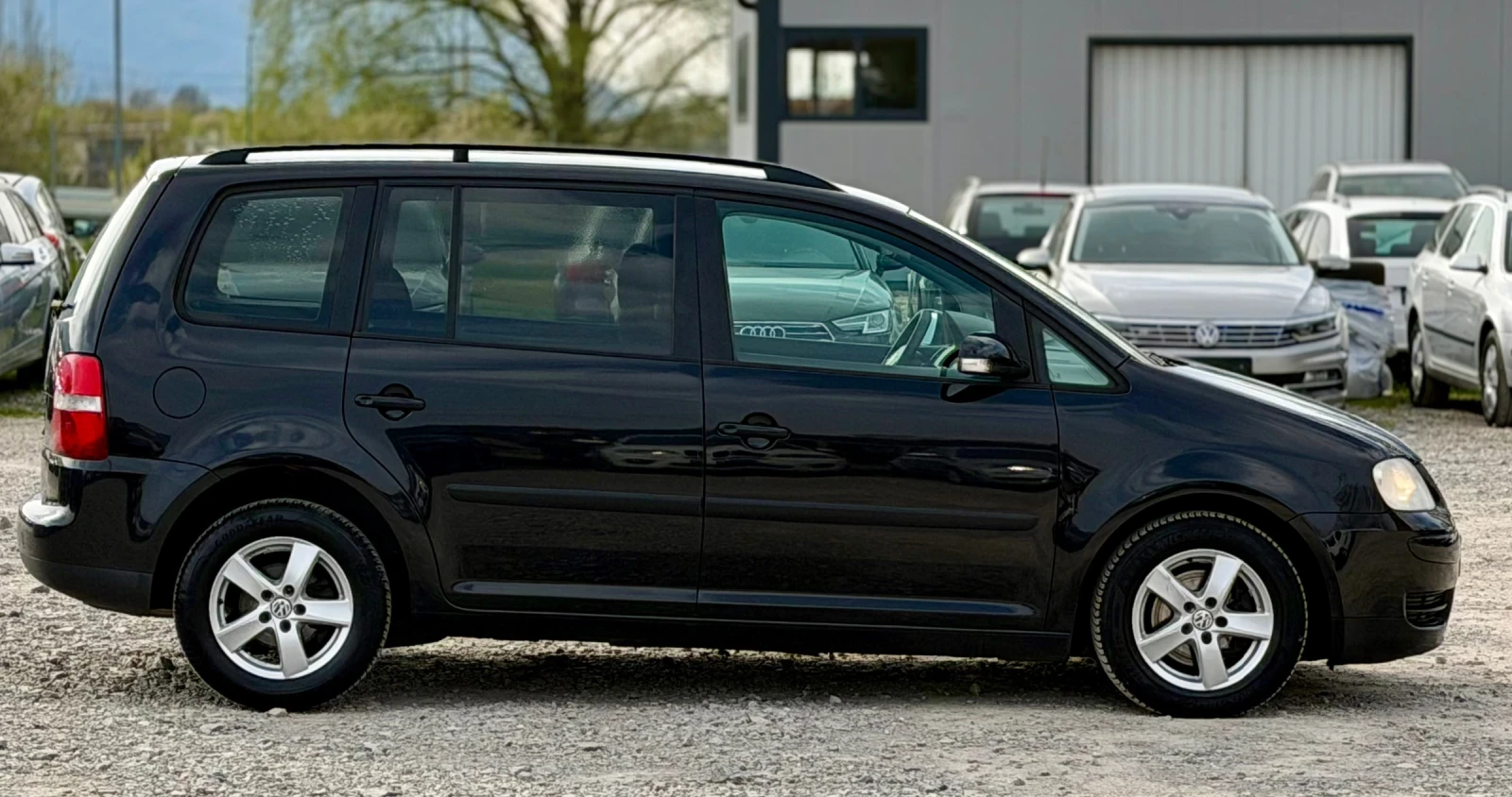 VW Touran 1.9TDi 105к.с * Климатроник* , снимка 8 - Автомобили и джипове - 54208533