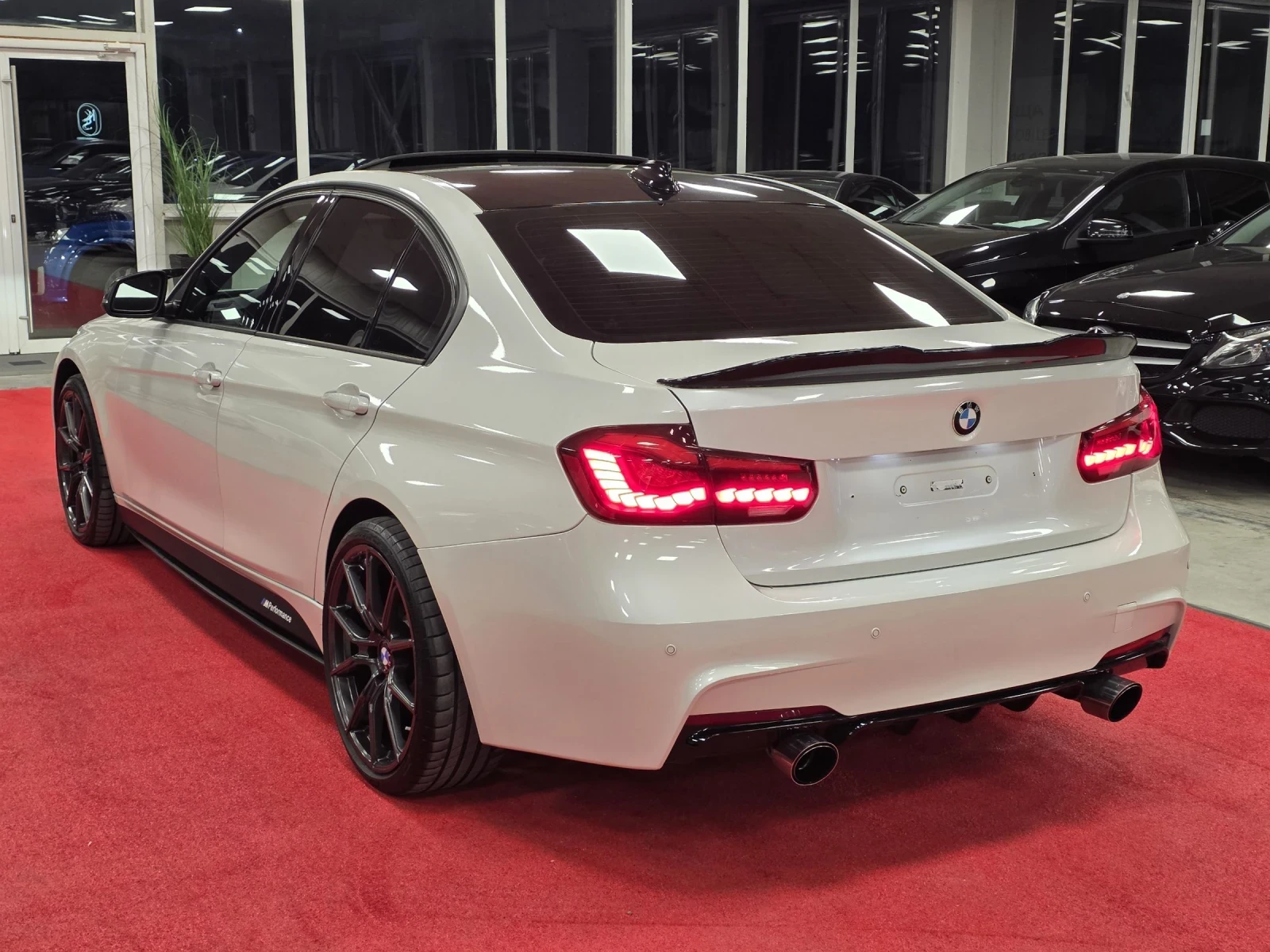 BMW 335 i | X-Drive | Напълно обслужено, снимка 4 - Автомобили и джипове - 54209000