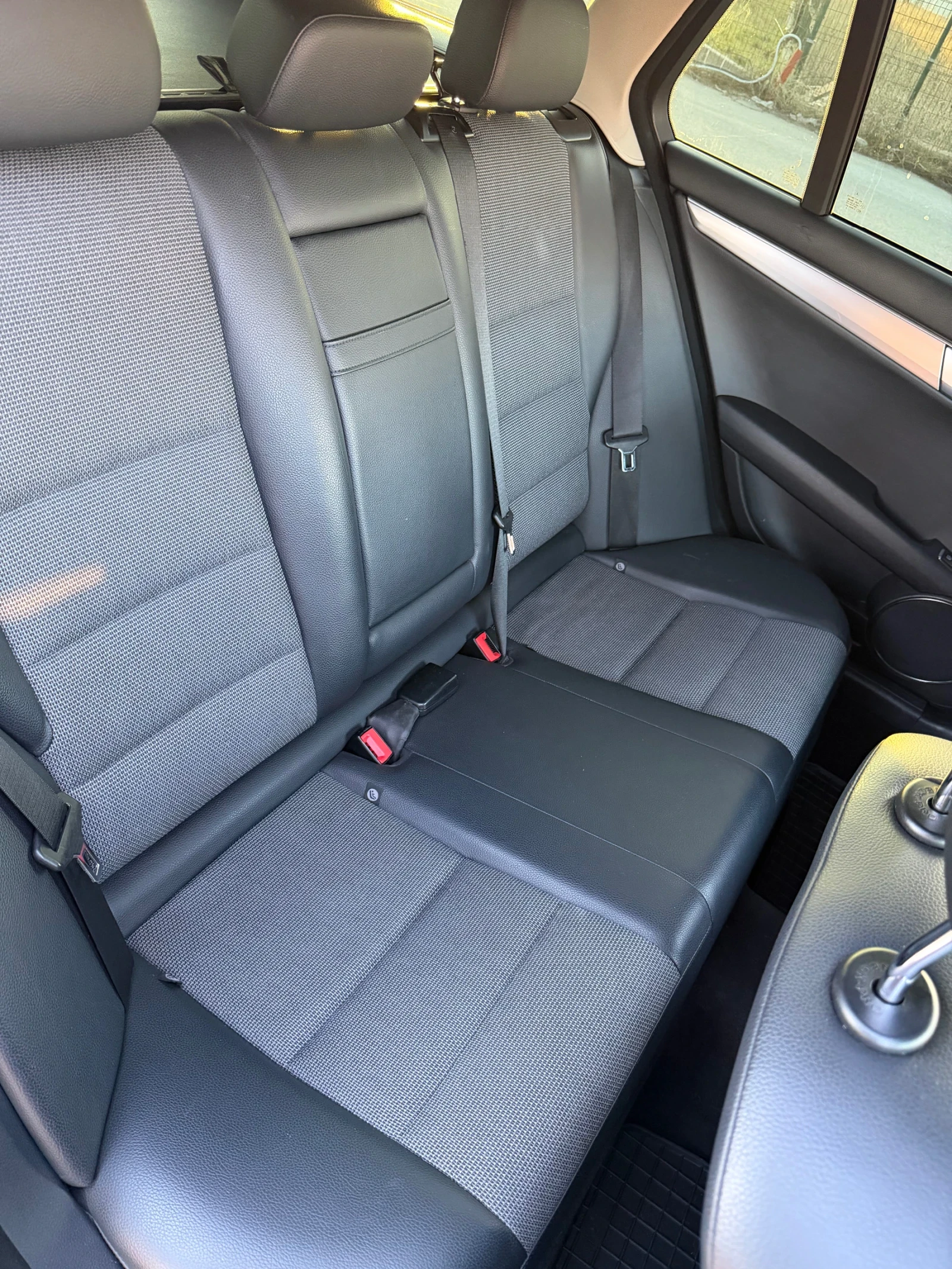 Mercedes-Benz C 200, снимка 13 - Автомобили и джипове - 54311584