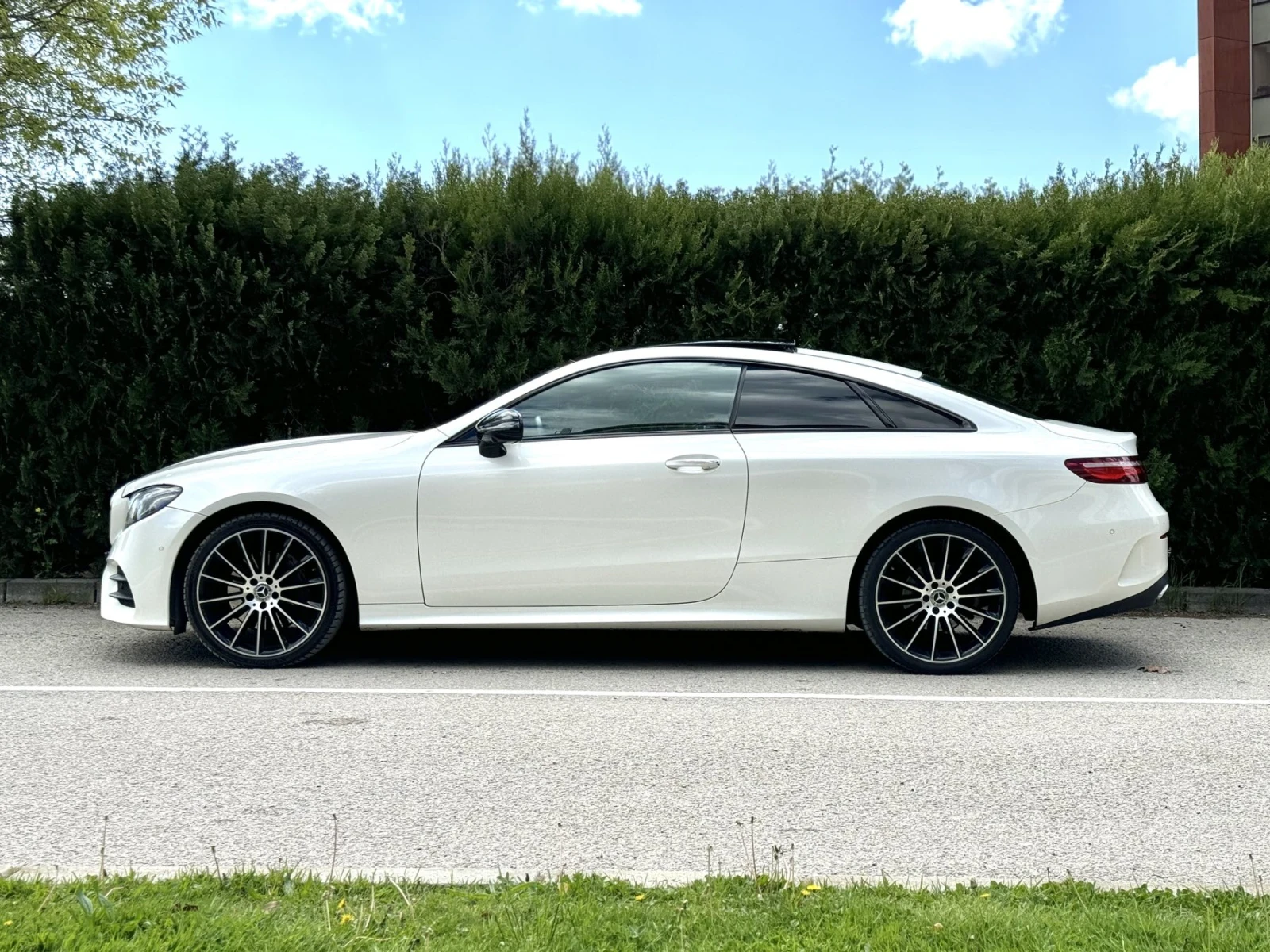 Mercedes-Benz E 220 220cdi Coupe AMG Line , снимка 3 - Автомобили и джипове - 54402617