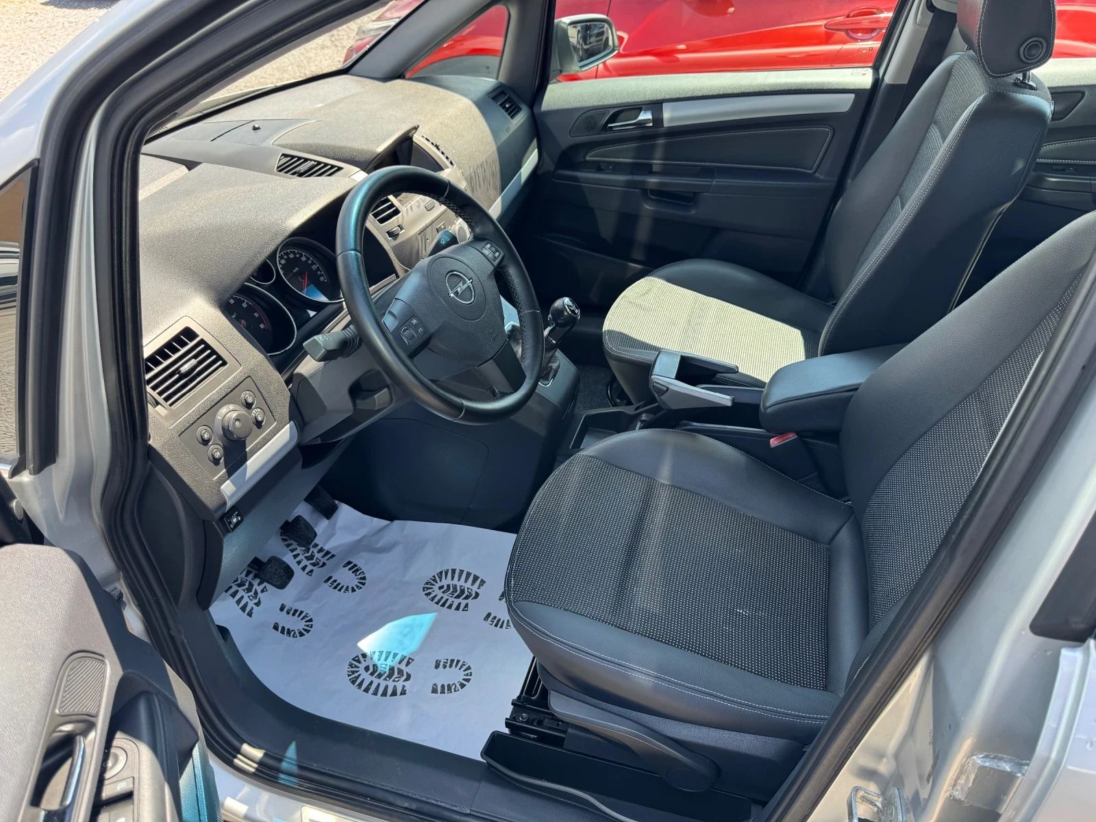 Opel Zafira 1.6i GAZ COSMO, снимка 6 - Автомобили и джипове - 54425011