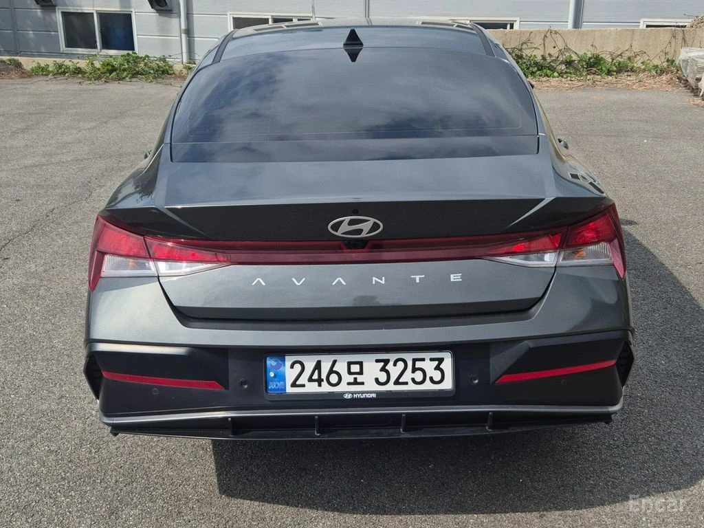 Hyundai Elantra 1.6 Modern* ПОДГРЕВ* ОБДУХВАНЕ* КРАЙНА ЦЕНА* , снимка 4 - Автомобили и джипове - 54873271