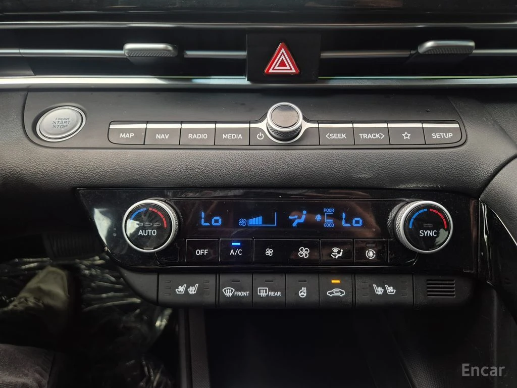 Hyundai Elantra 1.6 Modern* ПОДГРЕВ* ОБДУХВАНЕ* КРАЙНА ЦЕНА* , снимка 13 - Автомобили и джипове - 54873271