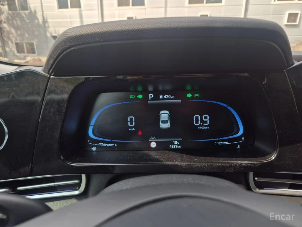 Hyundai Elantra 1.6 Modern* ПОДГРЕВ* ОБДУХВАНЕ* КРАЙНА ЦЕНА* , снимка 10 - Автомобили и джипове - 54873271