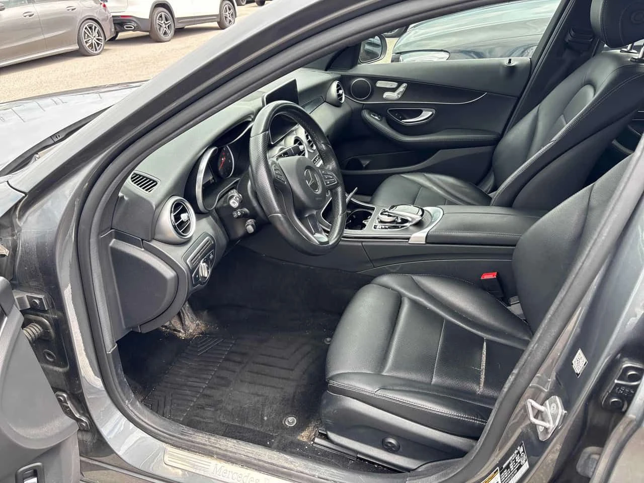 Mercedes-Benz C 300 * CARFAX * ЦЕНА ДО БГ, снимка 5 - Автомобили и джипове - 54979453