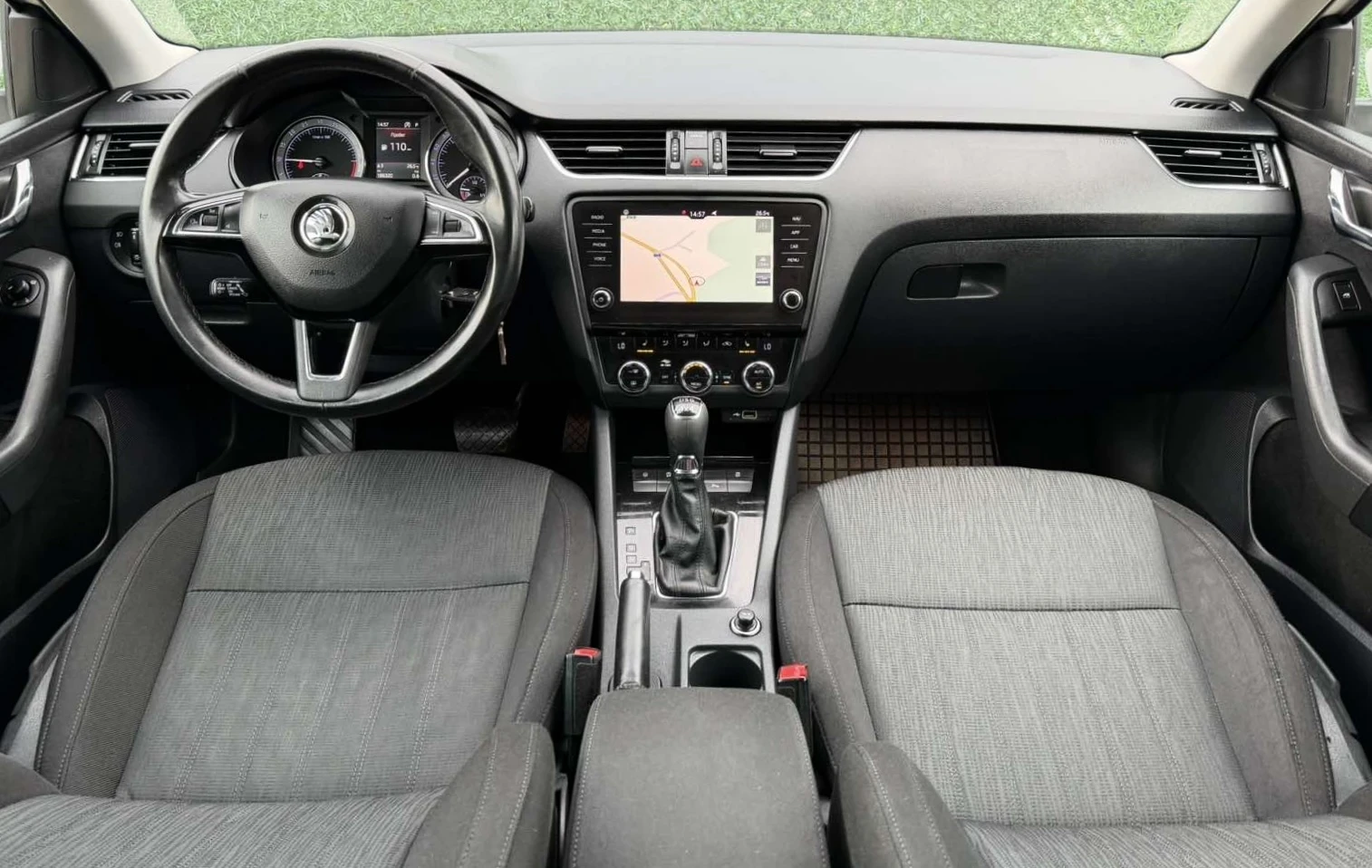 Skoda Octavia 2.0TDi /DSG/FULL LED/DISTRONIC/EURO 6, снимка 11 - Автомобили и джипове - 55016010