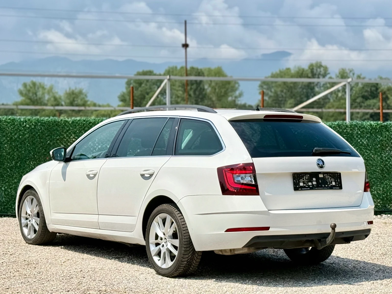 Skoda Octavia 2.0TDi /DSG/FULL LED/DISTRONIC/EURO 6, снимка 7 - Автомобили и джипове - 55016010