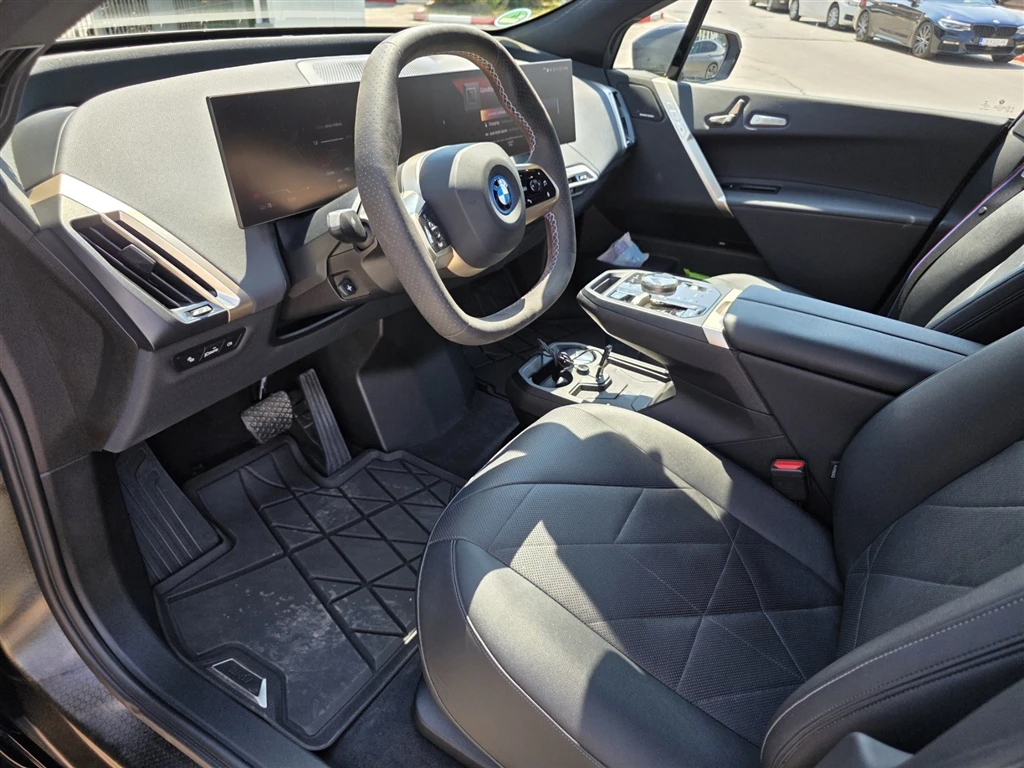 BMW iX xDrive40, снимка 7 - Автомобили и джипове - 55211156