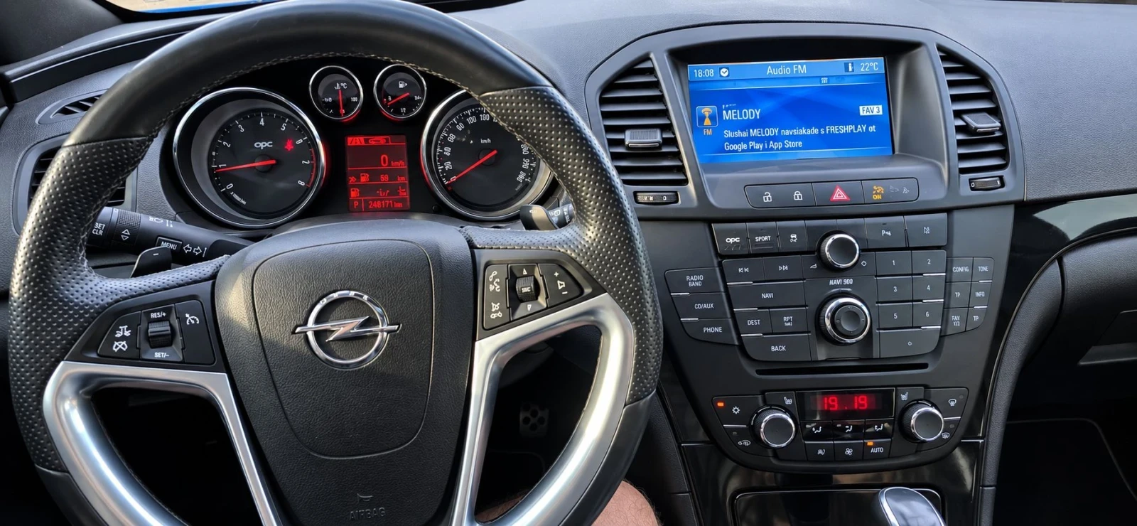 Opel Insignia, снимка 13 - Автомобили и джипове - 56043572