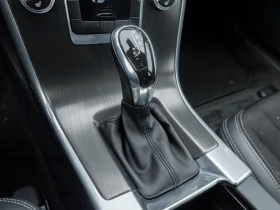 Volvo XC60 T5* AWD* Кожа* Подгрев* НАВИ* KEYLESS* , снимка 12