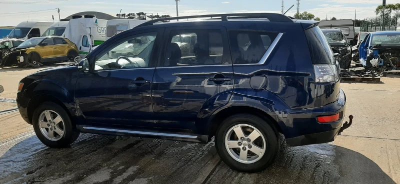 Mitsubishi Outlander 2.4 i, снимка 4 - Автомобили и джипове - 47271175