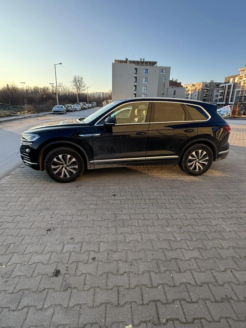 VW Touareg, снимка 3 - Автомобили и джипове - 53165027