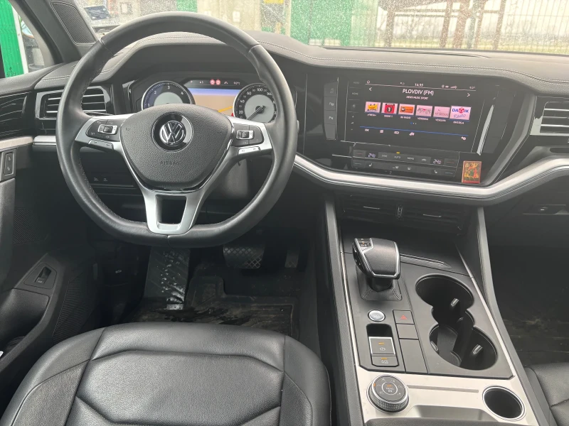 VW Touareg, снимка 4 - Автомобили и джипове - 53165027