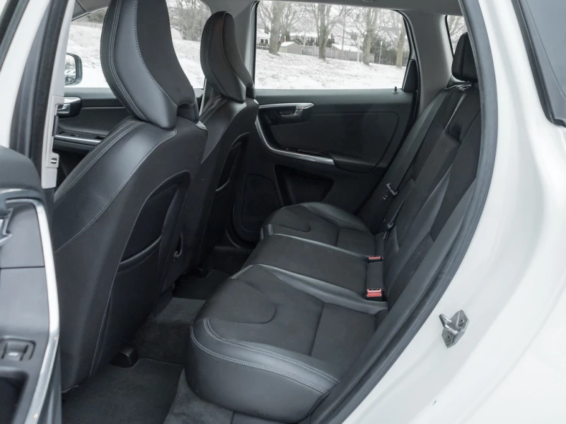 Volvo XC60 T5* AWD* Кожа* Подгрев* НАВИ* KEYLESS* , снимка 14 - Автомобили и джипове - 53293638