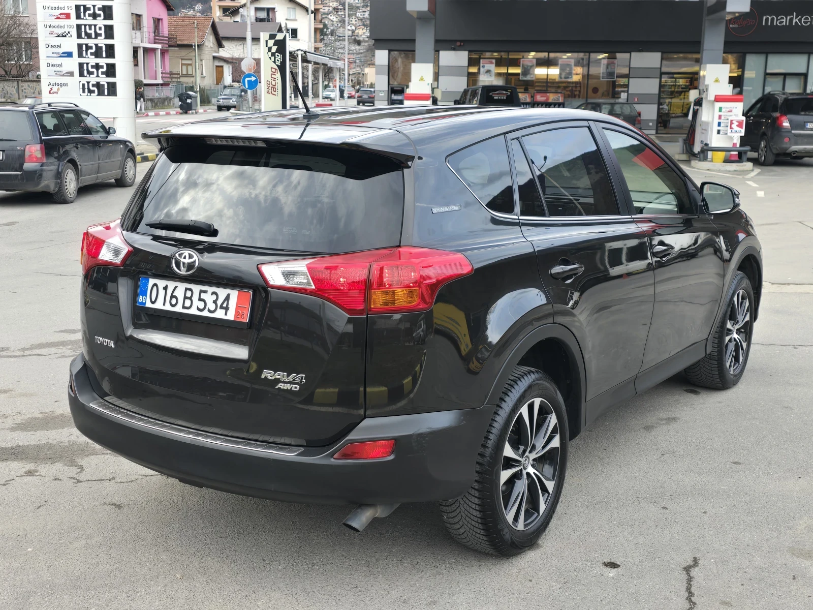 Toyota Rav4 Топ състояние  4x4 автомат - изображение 8