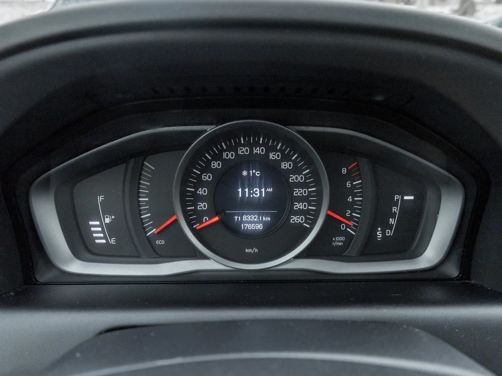 Volvo XC60 T5* AWD* Кожа* Подгрев* НАВИ* KEYLESS*  - изображение 9