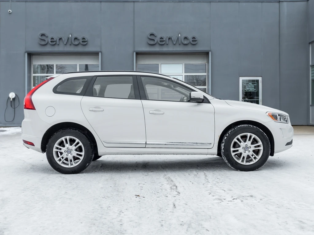 Volvo XC60 T5* AWD* Кожа* Подгрев* НАВИ* KEYLESS*  - изображение 3