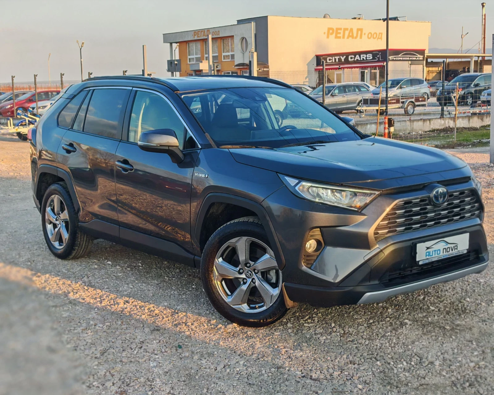 Toyota Rav4 2.5 218 К.С. ХИБРИД! , снимка 16 - Автомобили и джипове - 53740267