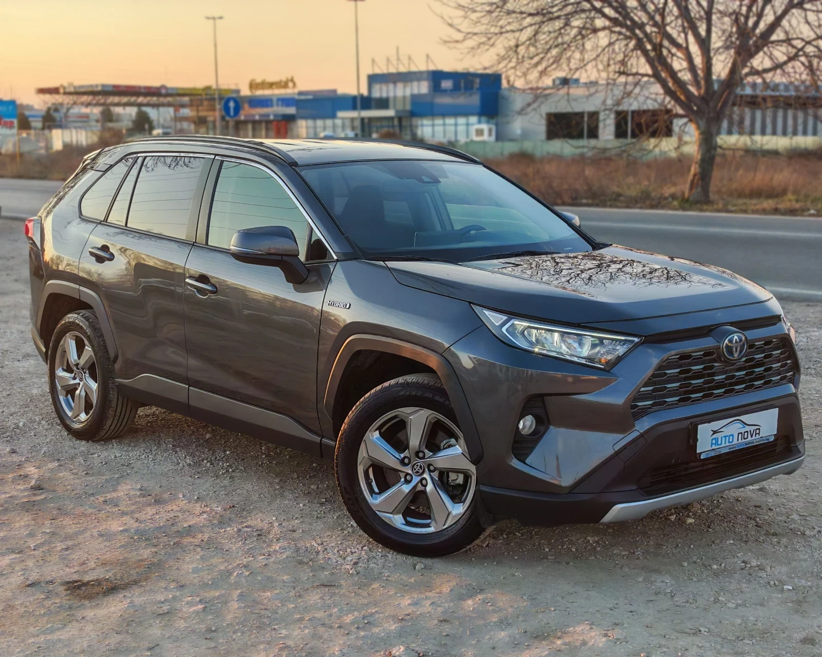 Toyota Rav4 2.5 218 К.С. ХИБРИД! 