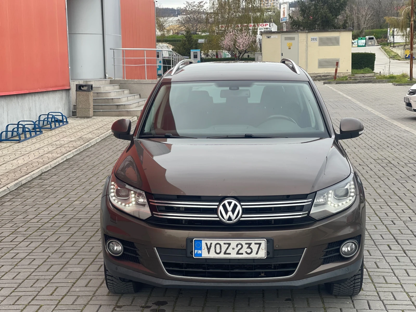 VW Tiguan 2.0 TDI DSG 4 MOTION, снимка 2 - Автомобили и джипове - 54184407