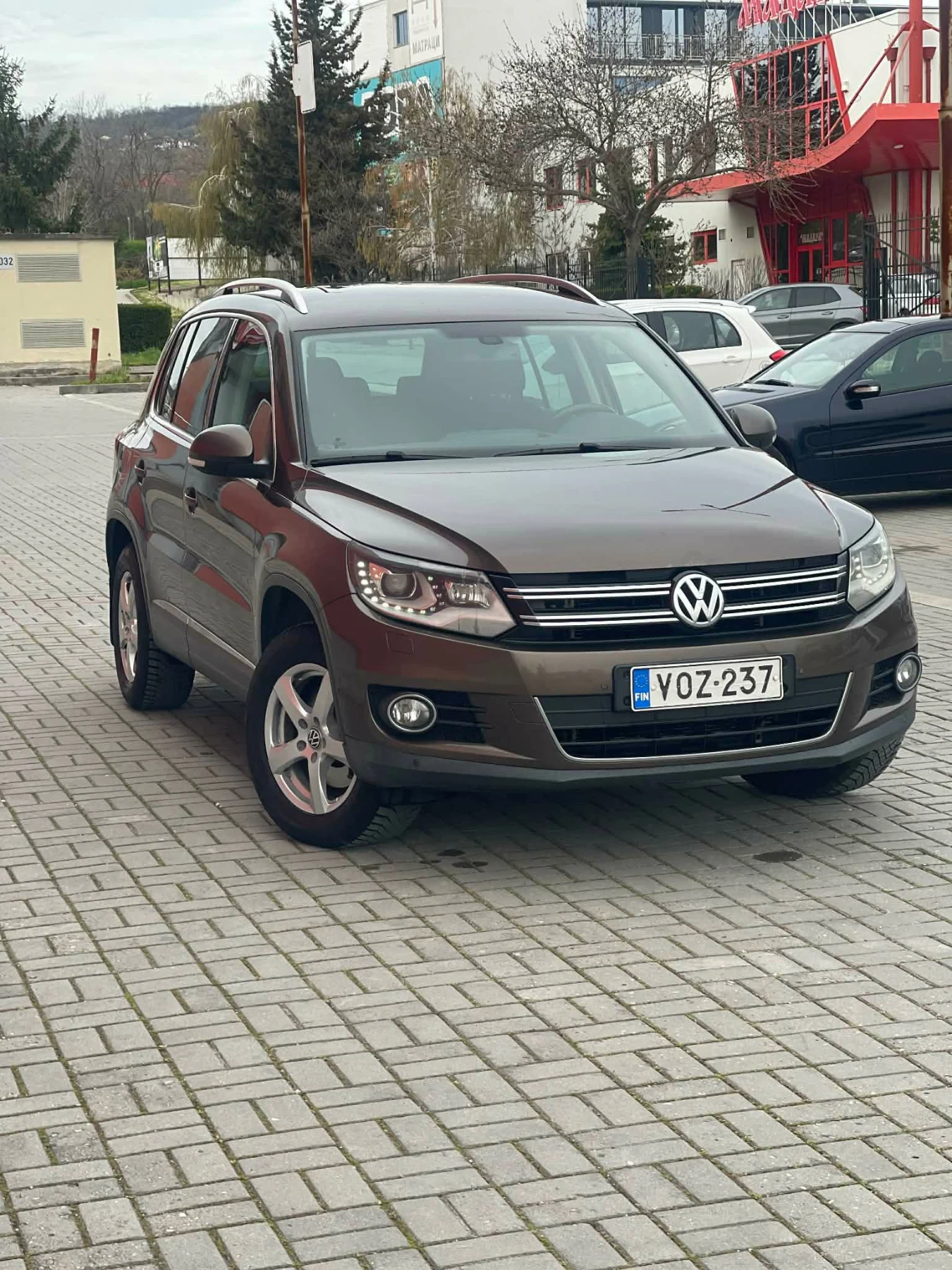 VW Tiguan 2.0 TDI DSG 4 MOTION, снимка 4 - Автомобили и джипове - 54184407