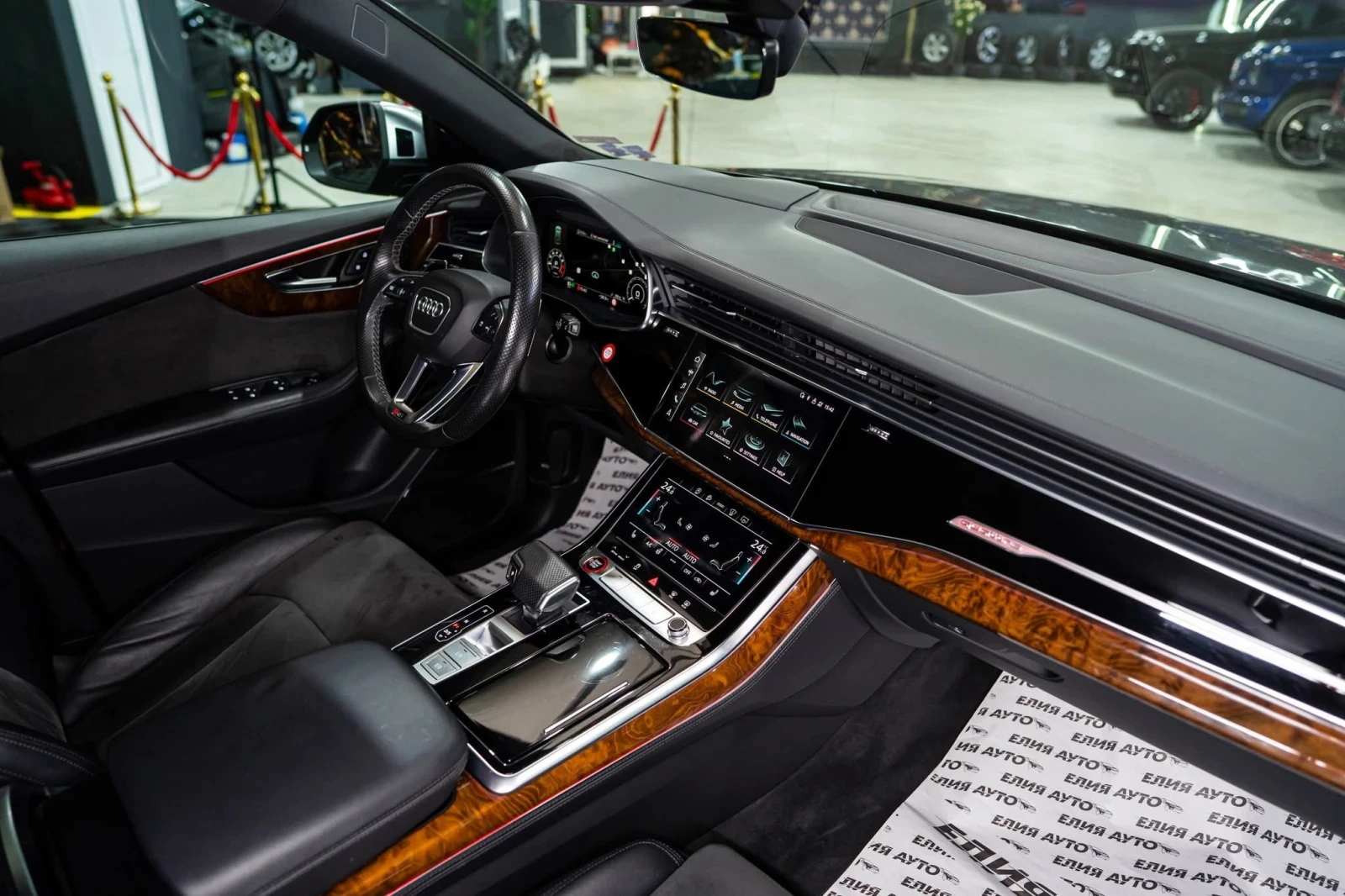 Audi RSQ8 4.0 V8 MATRIX ПАНО B&O 360 HUD ЛИЗИНГ 100%, снимка 13 - Автомобили и джипове - 54449468