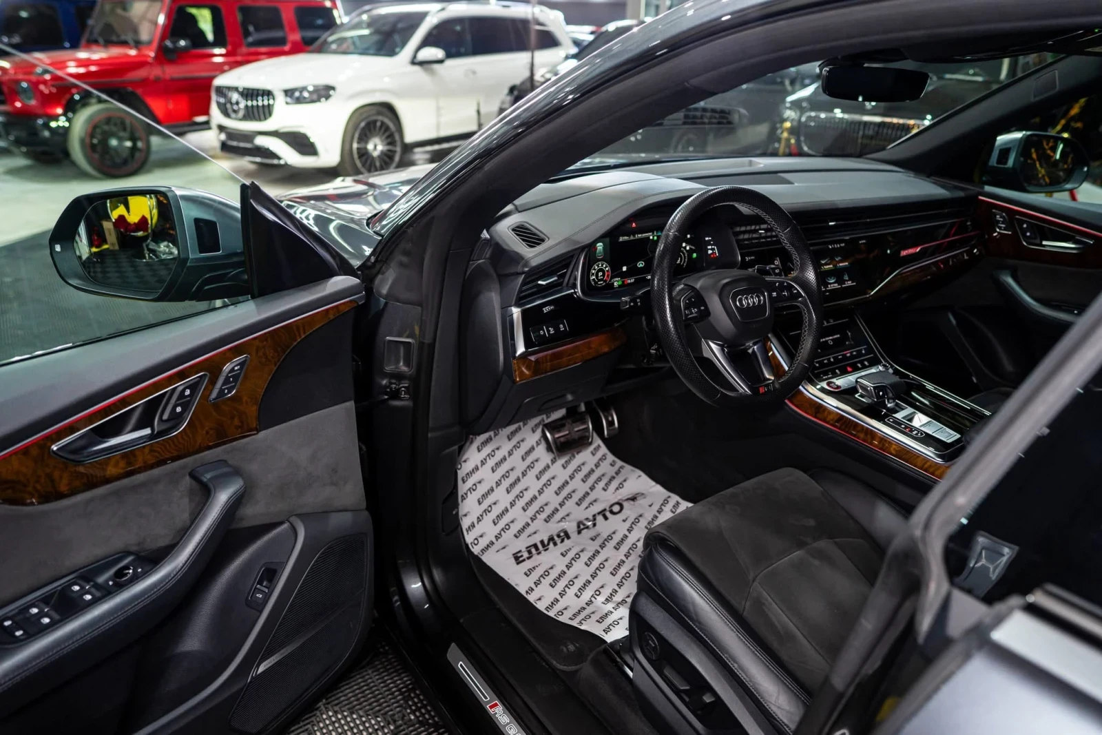 Audi RSQ8 4.0 V8 MATRIX ПАНО B&O 360 HUD ЛИЗИНГ 100%, снимка 11 - Автомобили и джипове - 54449468