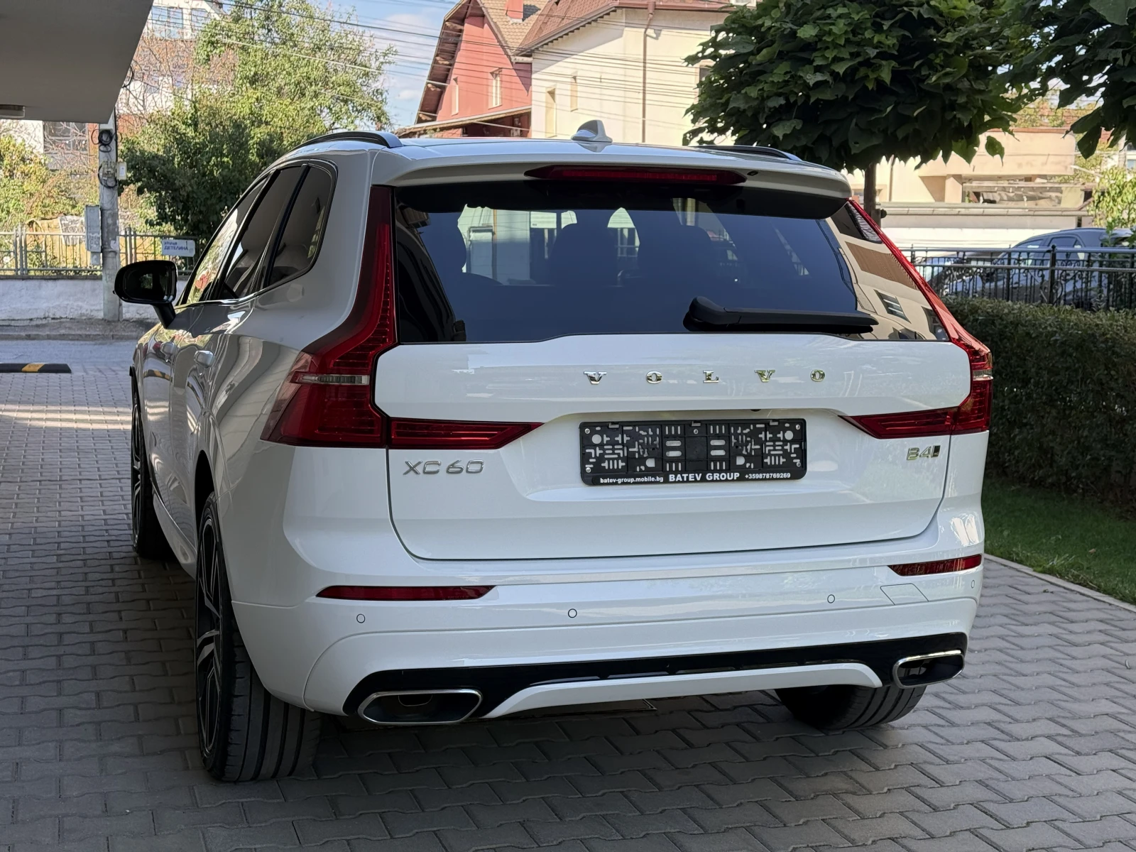 Volvo XC60 R-DESIGN-FACELIFT-4X4-MILD-HYBRID-, снимка 7 - Автомобили и джипове - 56072886